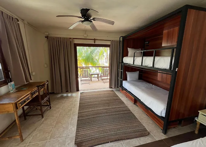 Hotel Mia Front